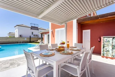 Villa Chloe Costa Adeje Tenerifesummervillas GIANT PRIVATE POOL 11 METERS LONG — foto 11