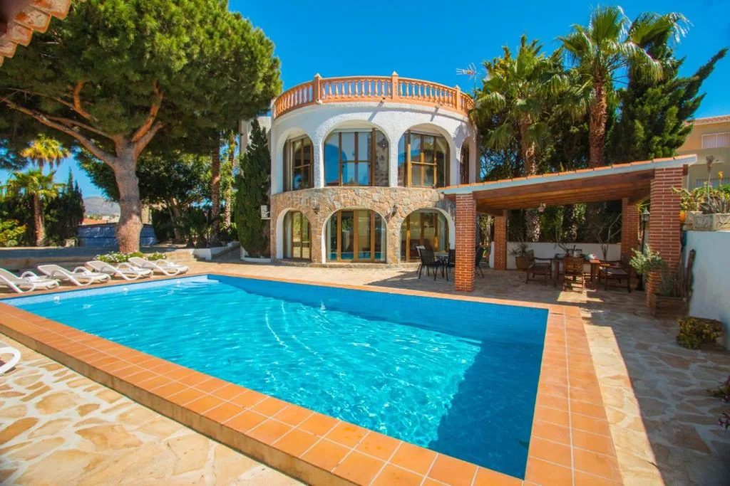 Villa Deluxe — Villa Cintya - PlusHolidays