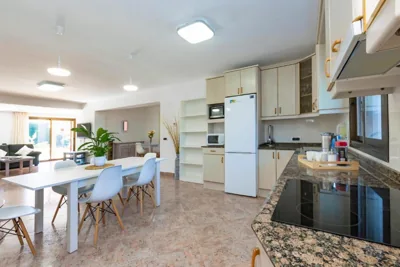 Villa close to Ibiza Town Sleeps 12 — foto 5