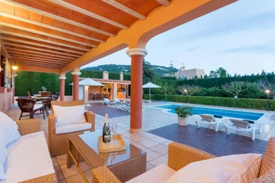 Villa close to Ibiza Town Sleeps 12 — foto 12
