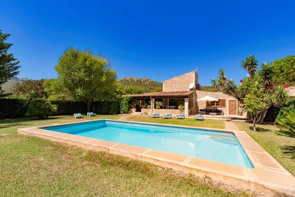 Villa met privézwembad — Villa Colonya by Sealand Villas