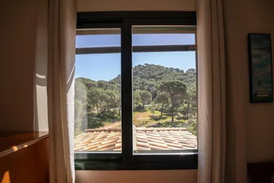 Villa con chimenea barbacoa y vistas panorámicas. — foto 7