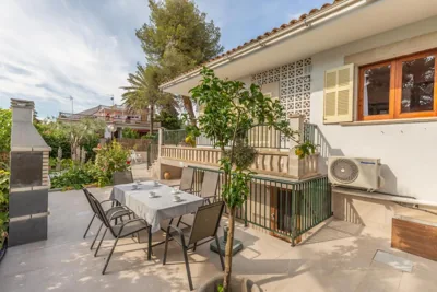 Villa con jardin cerca de la playa — foto 9