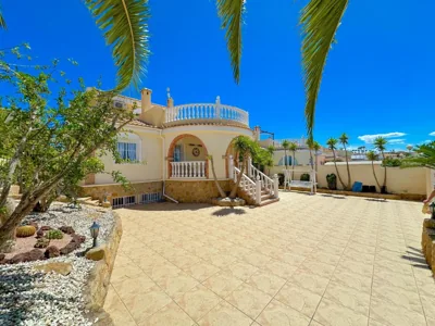 Villa con piscina privada — 照片 9