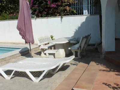 Villa con piscina privada y jardín cerrado en Castelló d'Empúries, ideal para 6-8 personas - ES-204-1 — foto 9