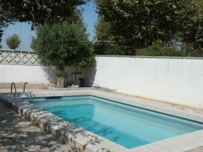 Villa con piscina privada y jardín cerrado en Castelló d'Empúries, ideal para 6-8 personas - ES-204-1 — foto 12