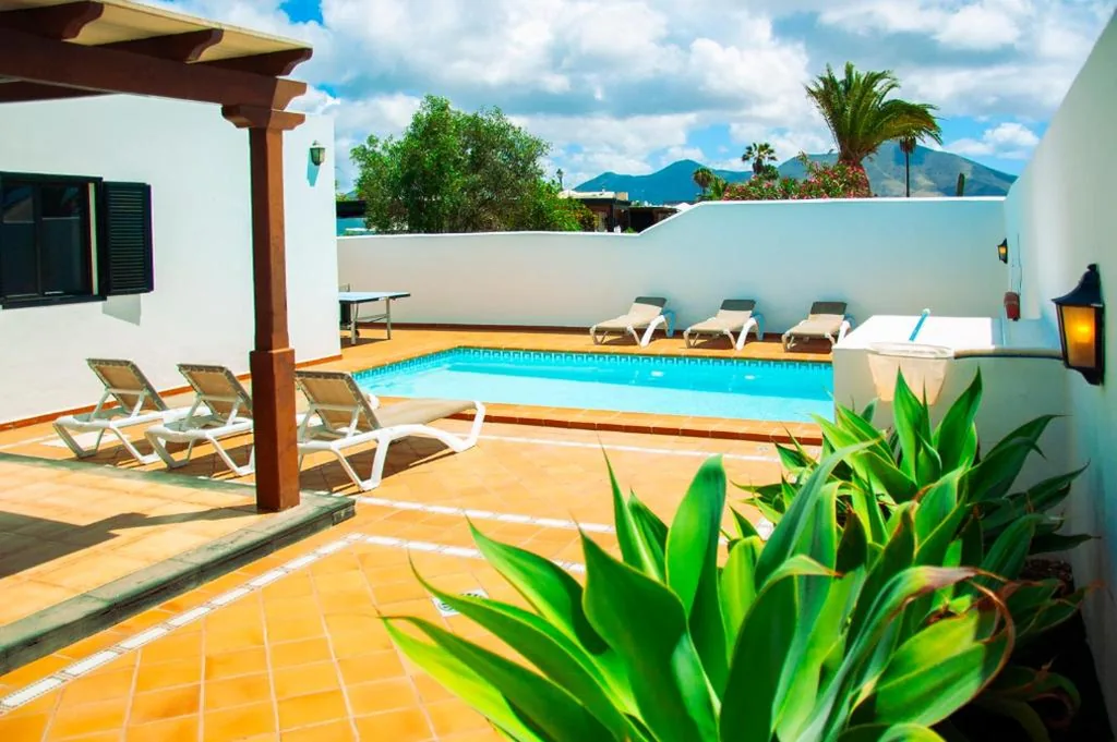 Villa com 3 quartos — Villa Conil with heated pool and air conditioning