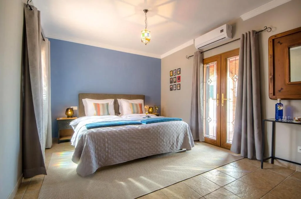 Habitación Doble con terraza — Villa Conmigo Bed & Breakfast