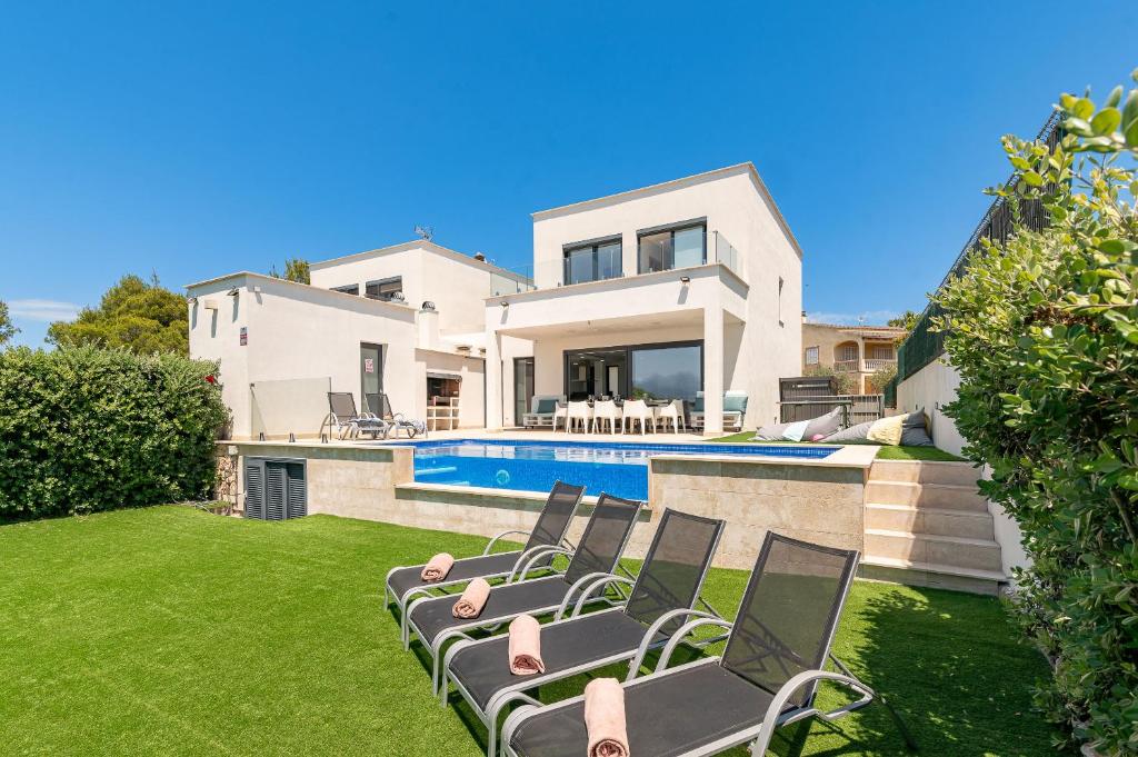 Villa Corb Mari II by Sealand Villas