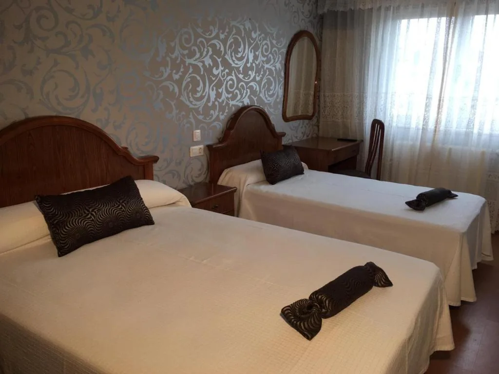 Doppelzimmer – 1 oder 2 Betten — Villa De Foz