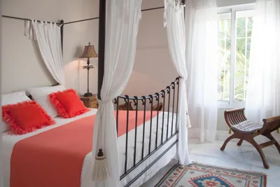 Villa de Lujo con Jardines y Piscina — 写真 2
