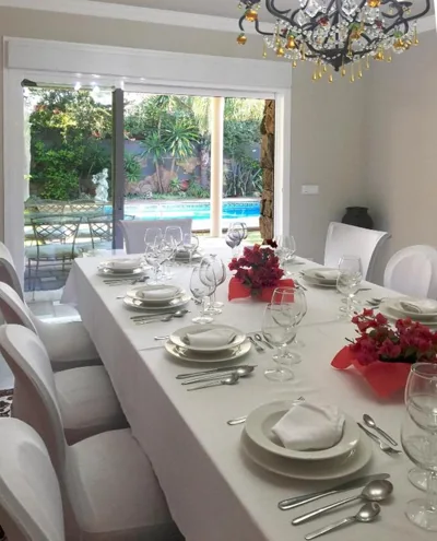 Villa de Lujo con Jardines y Piscina — 写真 11