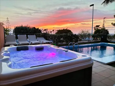 Villa de Lujo con Piscina Privada y Jacuzzi — foto 12