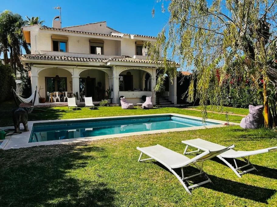 Villa mit 3 Schlafzimmern — Villa de lujo en playamar