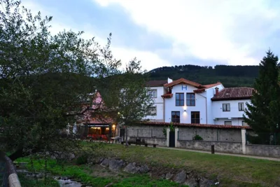 Villa de Salas Alojamientos — 写真 6