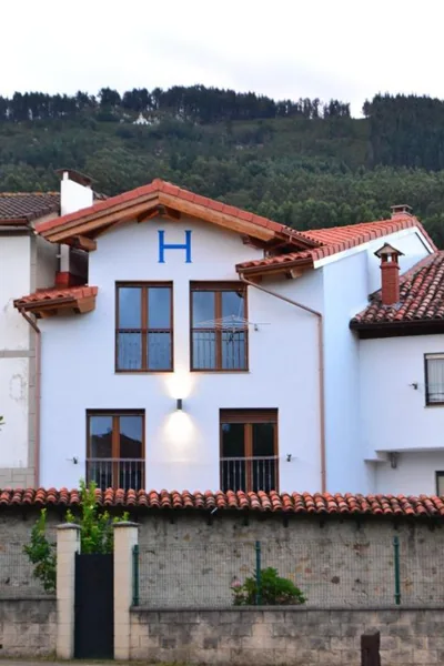 Villa de Salas Alojamientos — 写真 10