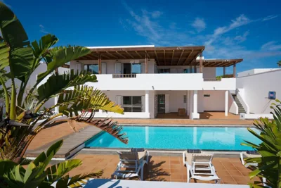 Villa Dedalos - Spacious luxury Villa with heated pool in Puerto Calero — foto 3