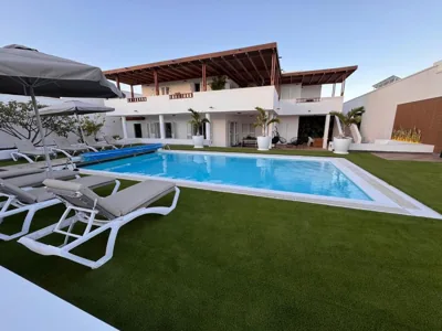 Villa Dedalos - Spacious luxury Villa with heated pool in Puerto Calero — foto 7