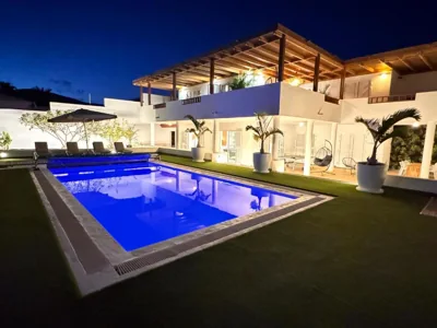 Villa Dedalos - Spacious luxury Villa with heated pool in Puerto Calero — foto 11