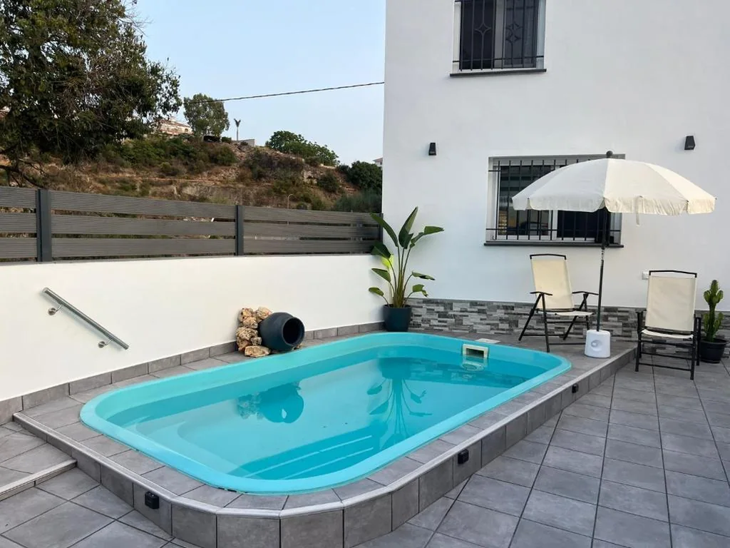 Two-Bedroom House — Villa Dehesa 466 piscina-barbacoa-2hab