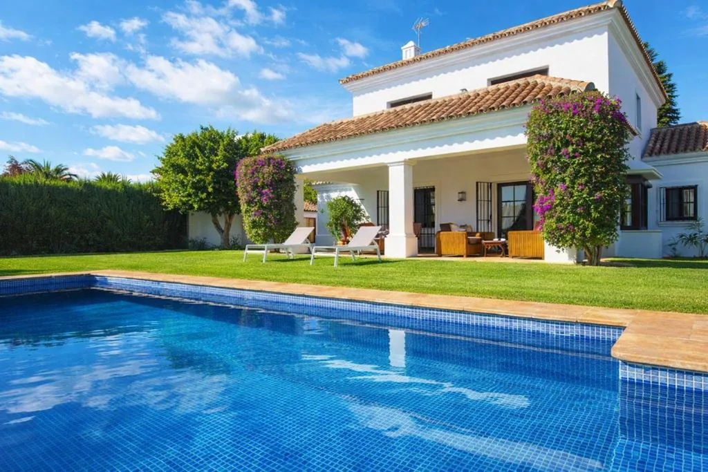 Villa — VILLA DEL MAR- Private swimming pool next to the beach