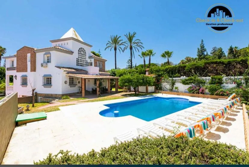 専用プール付きヴィラ — Villa del Mar