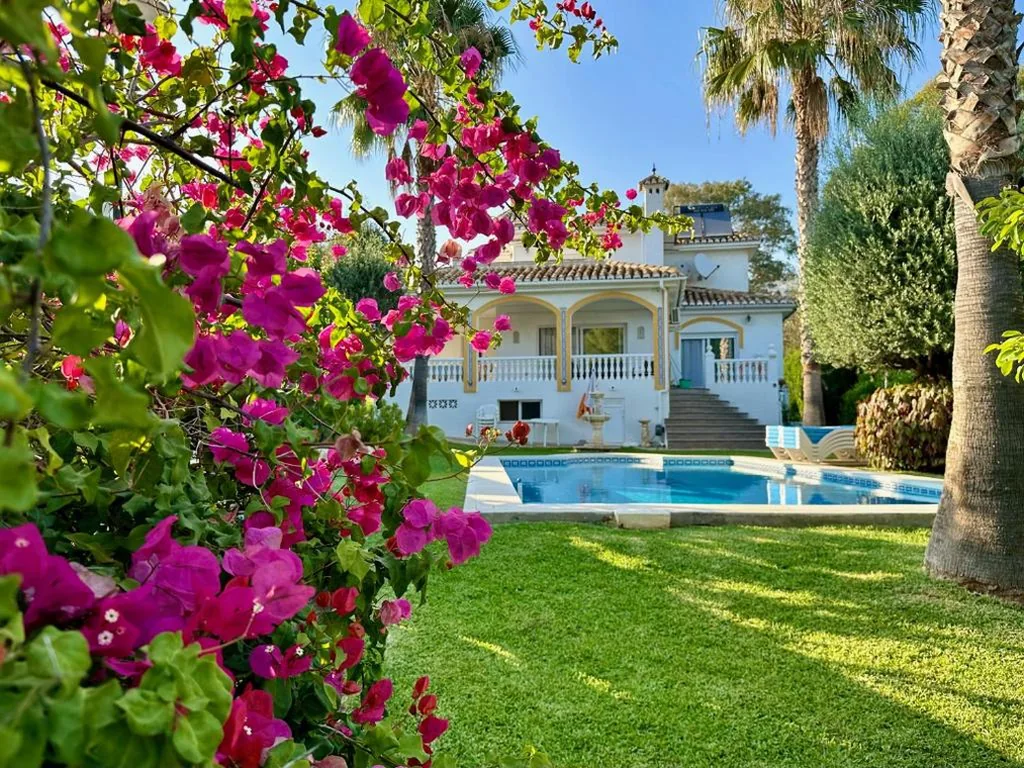 Villa con piscina privata — Villa Dolce Vita