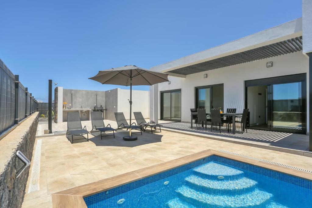Villa Dorada del Roque, heated pool & luxury in El Roque