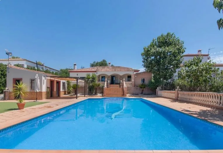 Villa de 3 dormitorios — VILLA DURÁN ESTEBAN