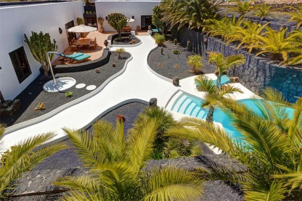 Villa — Villa El Cactus