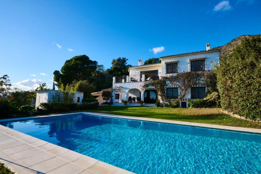 Villa com piscina privada — Villa El Capricho