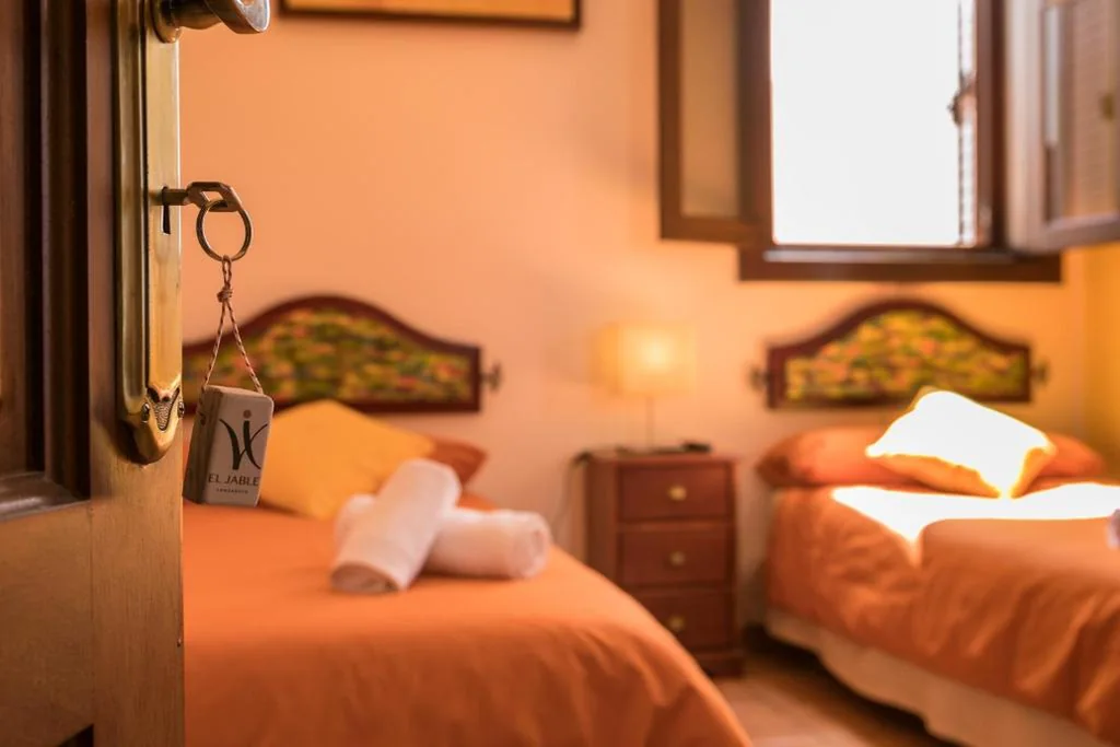 Habitación Doble con baño privado - 2 camas — Villa El Jable Lanzarote