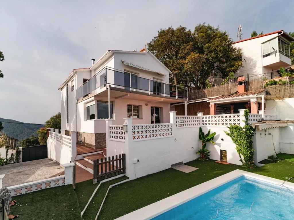 Villa — Villa Elena