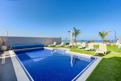 Villa Elisabetta, Luxury Villa with Heated Pool Ocean View in Adeje, Tenerife — foto 4