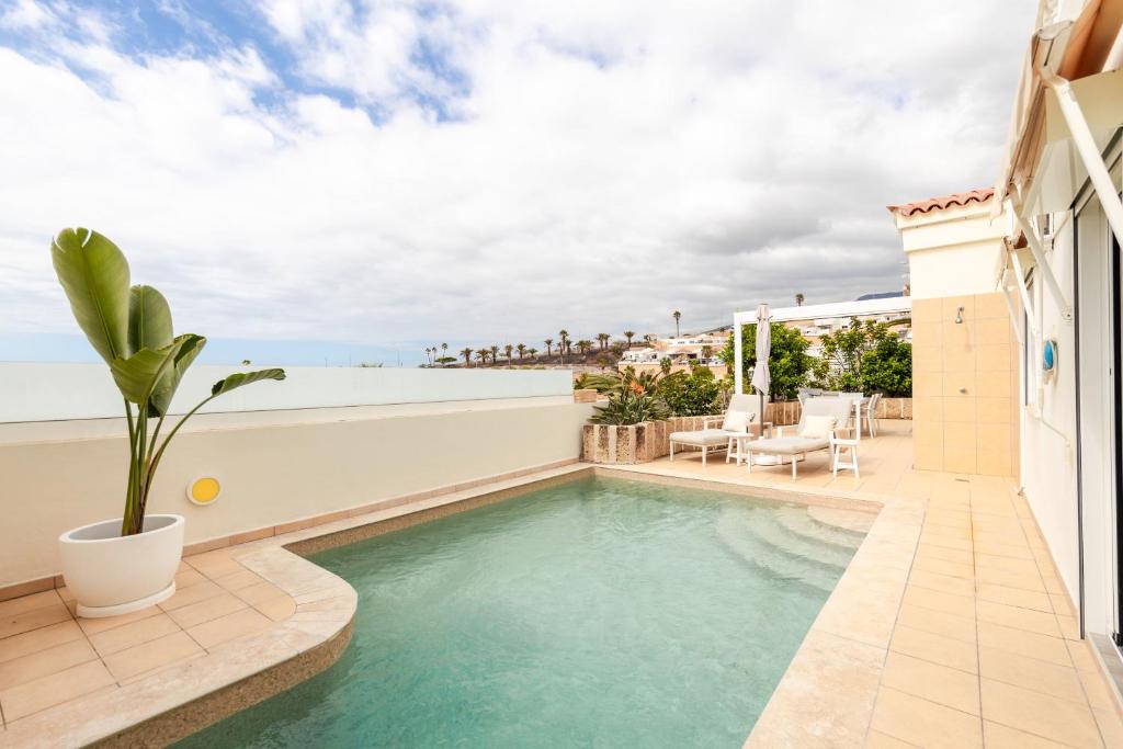 Villa Ellen Costa Adeje View a Heated pool luxury