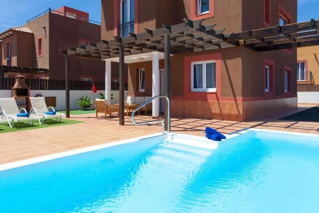 Villa de 3 dormitorios — Villa Emma - Private Pool Wifi FIBRA Mini-Golf