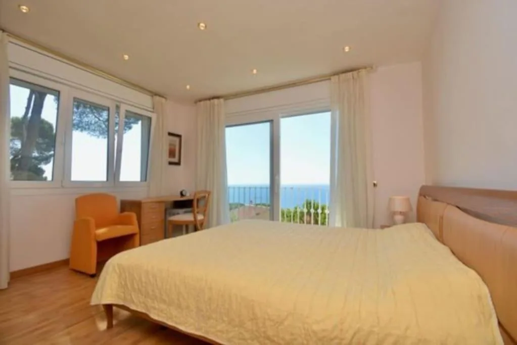 Villa en Platja de Aro with pool 450m from the beach