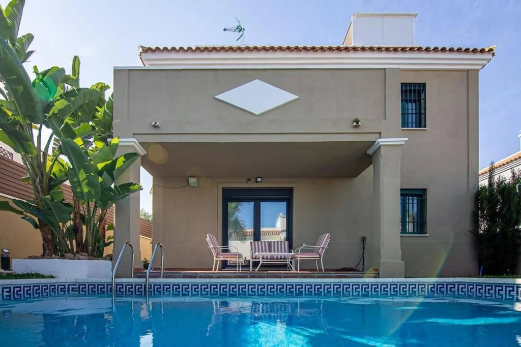 Moradia com 2 quartos — Villa en Playamar - Piscina, Barbacoa y Parking