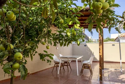 Villa en Playamar - Piscina, Barbacoa y Parking — foto 10
