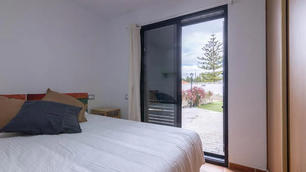 Villa en Valencia, piscina privada y metro 500m