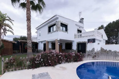 Villa en Valencia, piscina privada y metro 500m — foto 4