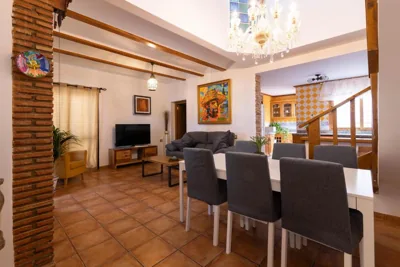 Villa en Valencia, piscina privada y metro 500m — foto 6