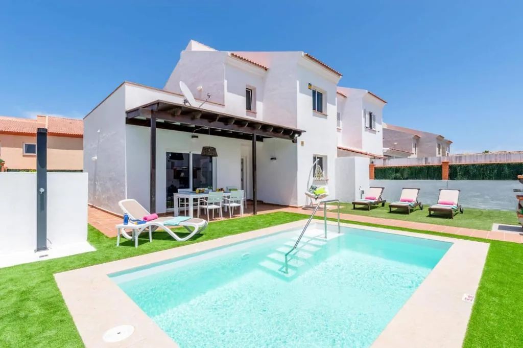 Villa — Villa Enrique by Villa Plus