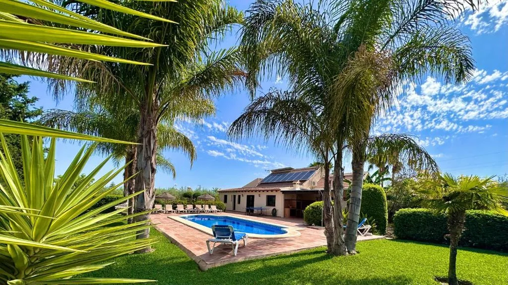 Villa — Villa Erythrina