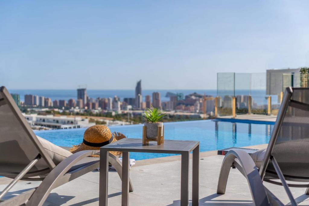 Villa Esmeralda 20 by BookaParadise