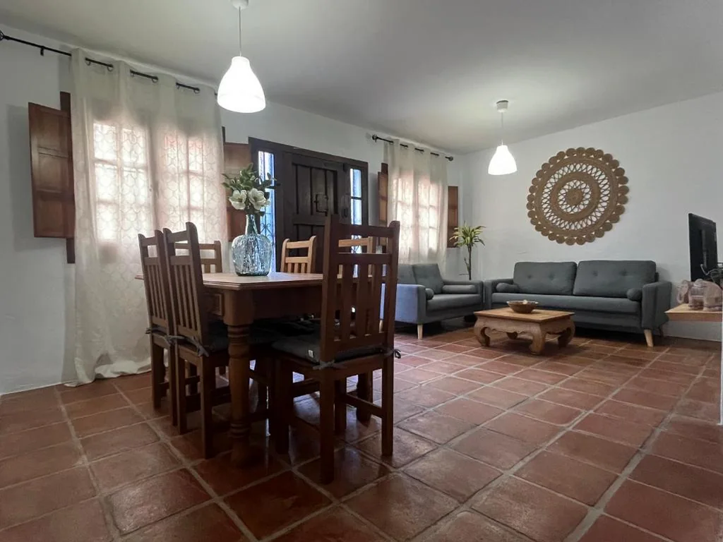 Three-Bedroom Villa — Villa Espiga, Cosy Villa with private pool and BBQ, close to the beach