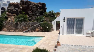 Villa Essence - a unique detached villa with A-C, heated private pool, hottub, gardens, patios and stunning views! — foto 4