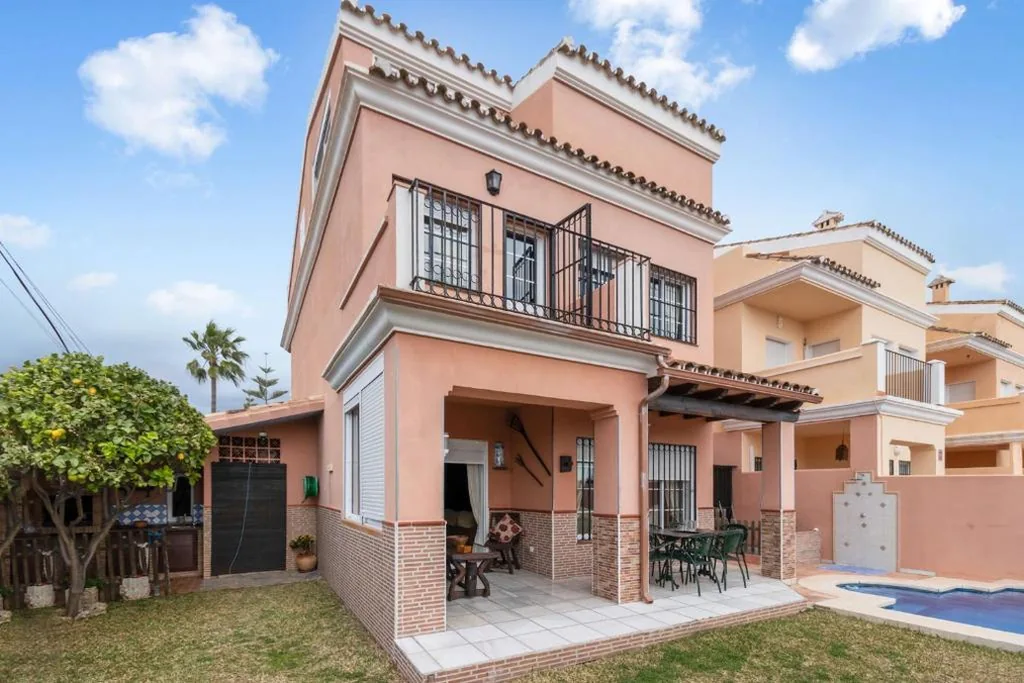 Villa mit 1 Schlafzimmer — Villa estilo mediterránea con Piscina, Jardín, Bbq y Jacuzzi - VILLA BEL AIR REAL