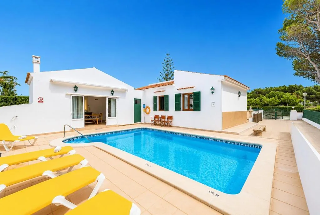 Villa — Villa Estrella