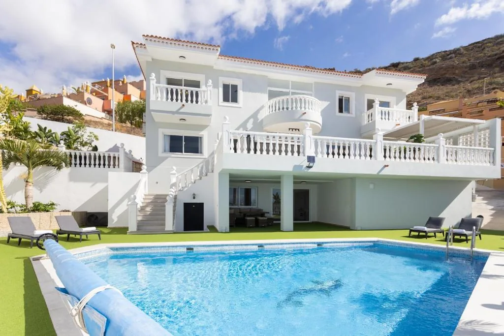 Villa — Villa Exotica